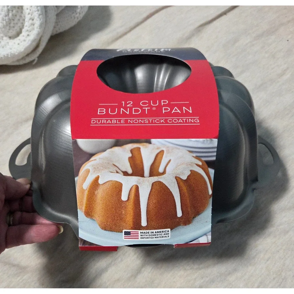 Nordic Ware Proform 12 Cup Bundt Pan Nonstick Fluted Cake Mold Grey Made in USA
